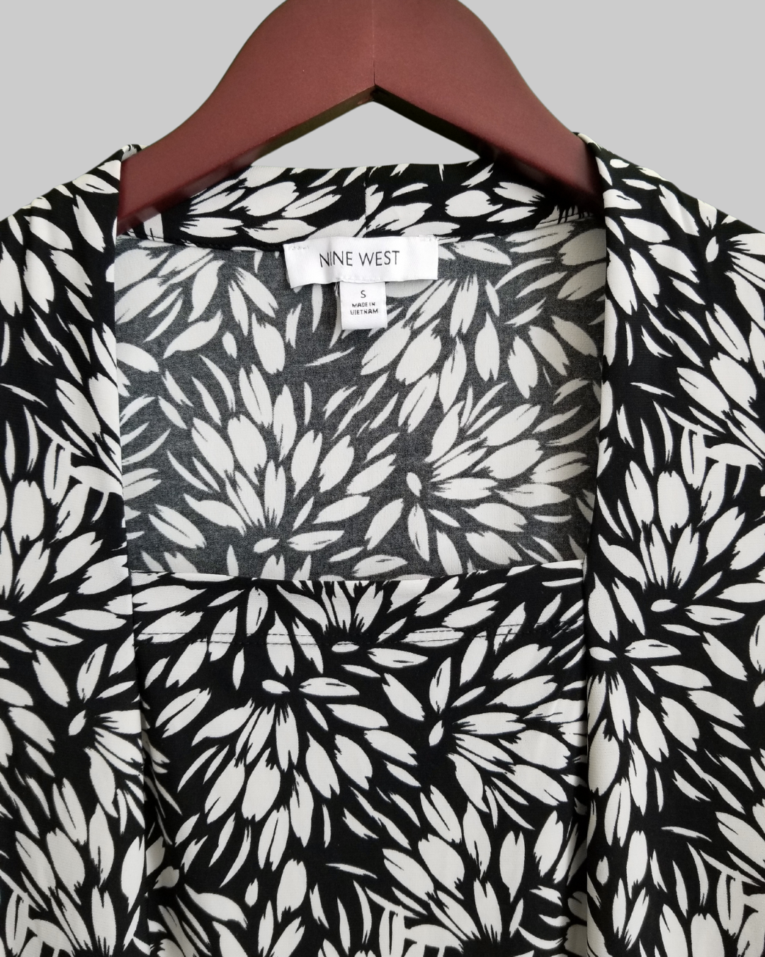 Nine West Sleeveless Floral Blouse