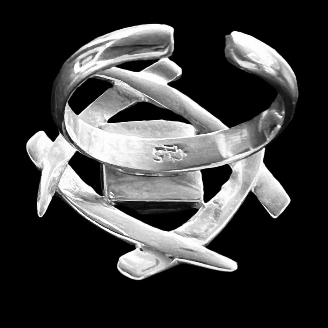 Modern Art 925 Pure Sterling Silver & Greenish Stone Ring