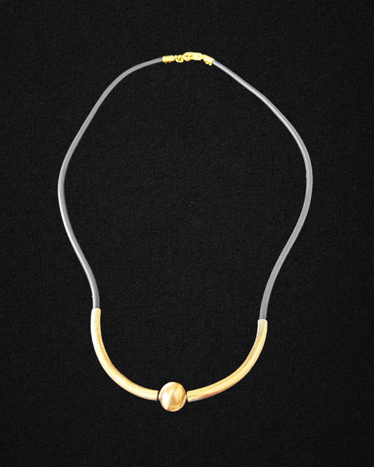 Elegant Classic Necklace with Gold Detail