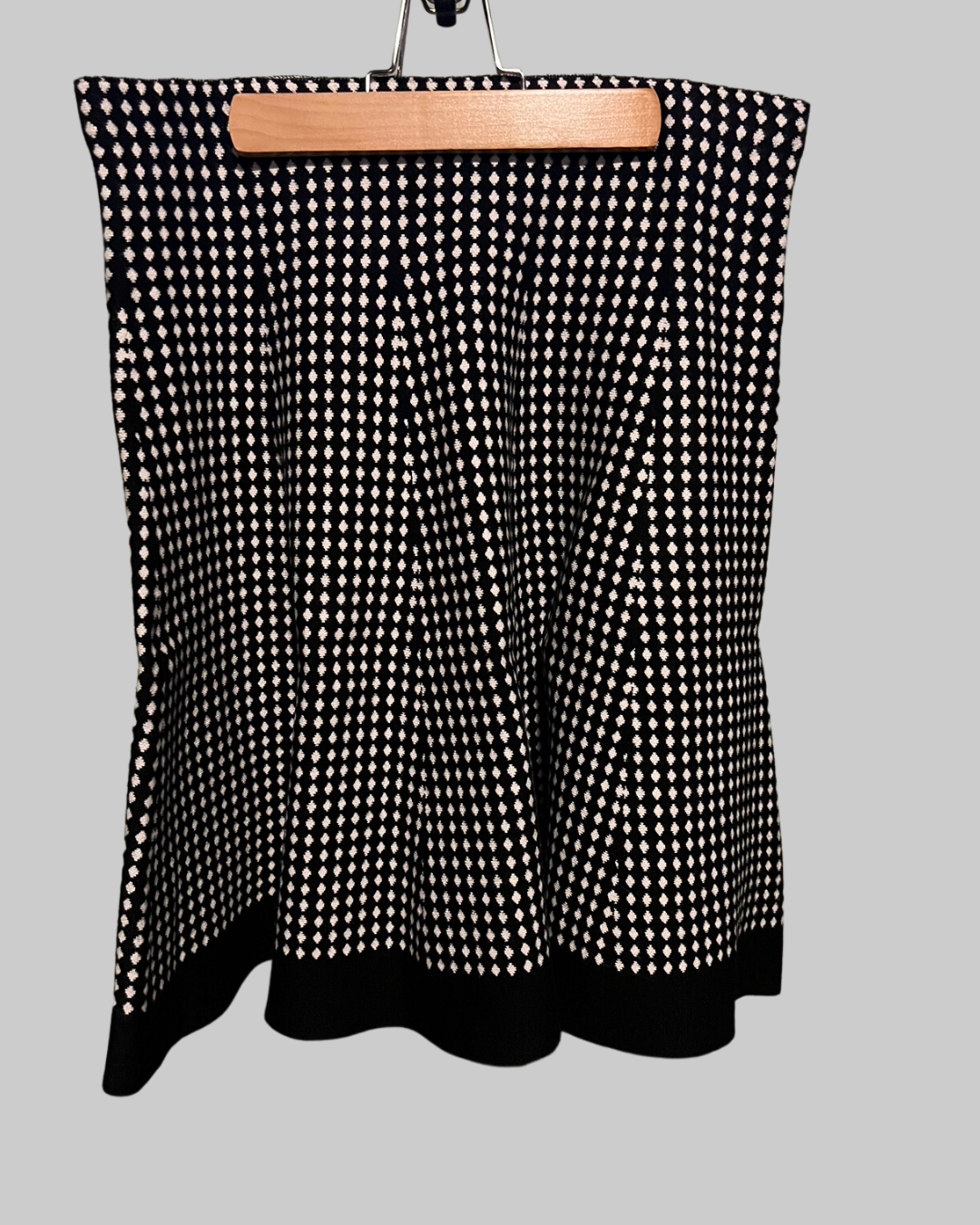 Essential Sioni Knit A-Line Skirt | Black and White Diamonds