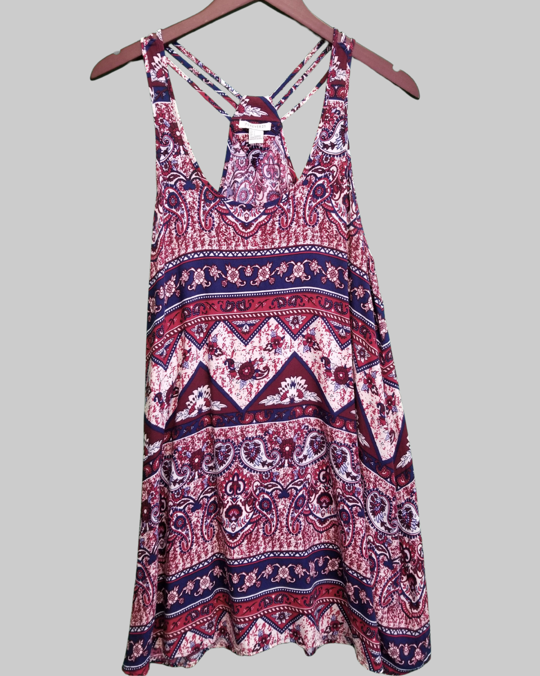 Forever 21 Sleeveless Paisley Print Scooped-Neck Top