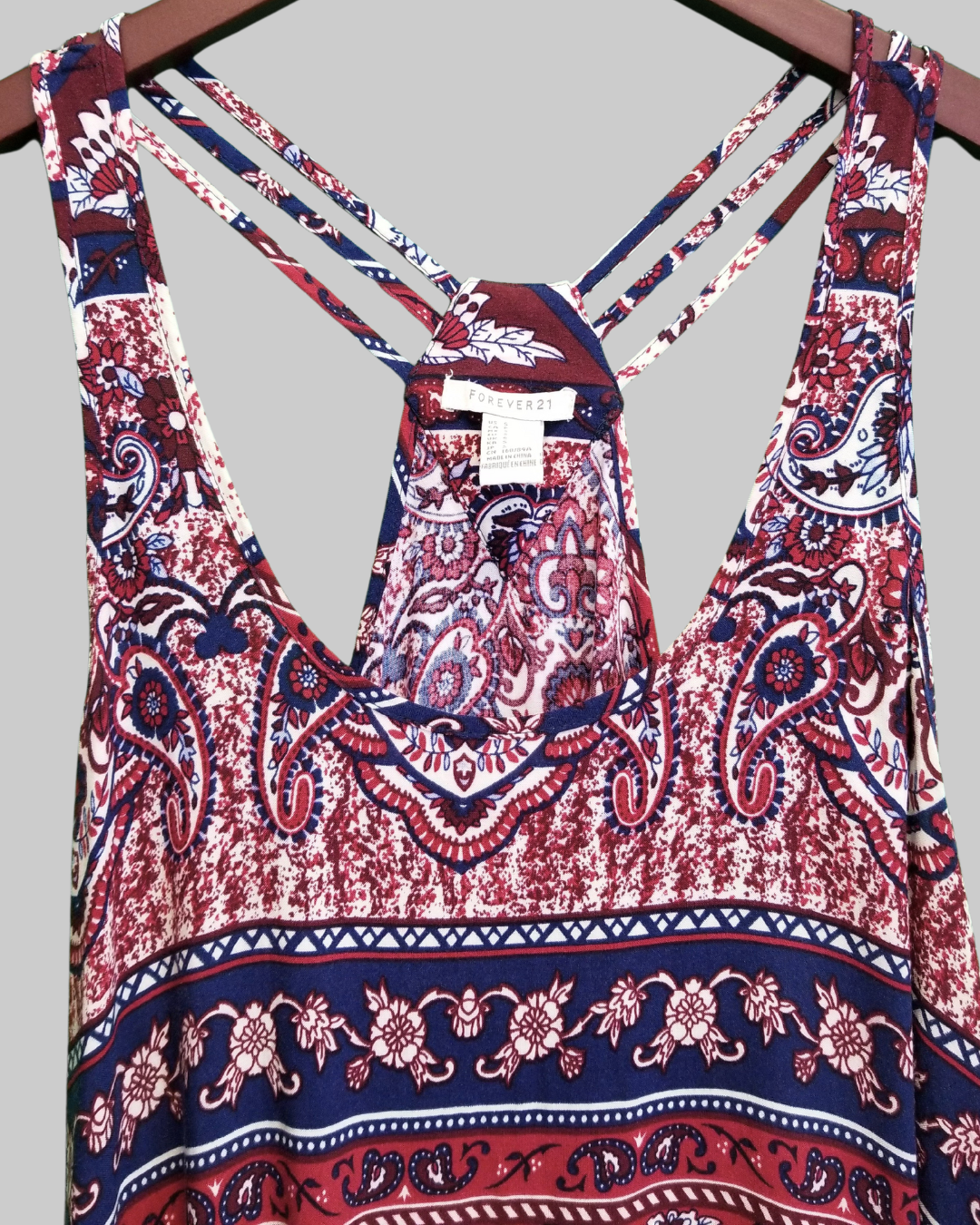 Forever 21 Sleeveless Paisley Print Scooped-Neck Top