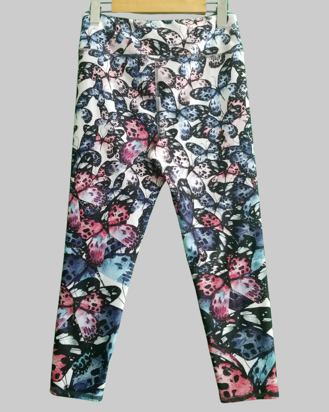 Evolution and Creation Active Wear Multi Colored Butterfly Pants Calf Length