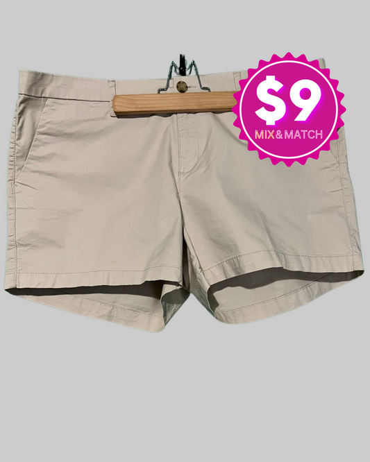 Old Navy Mid Rise Khaki Short