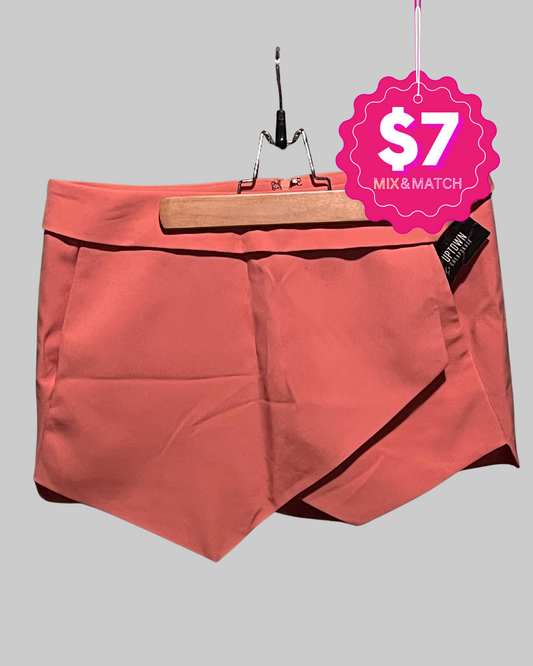 FOREVER 21 Pink Feel Zip Up Back Shorts Women